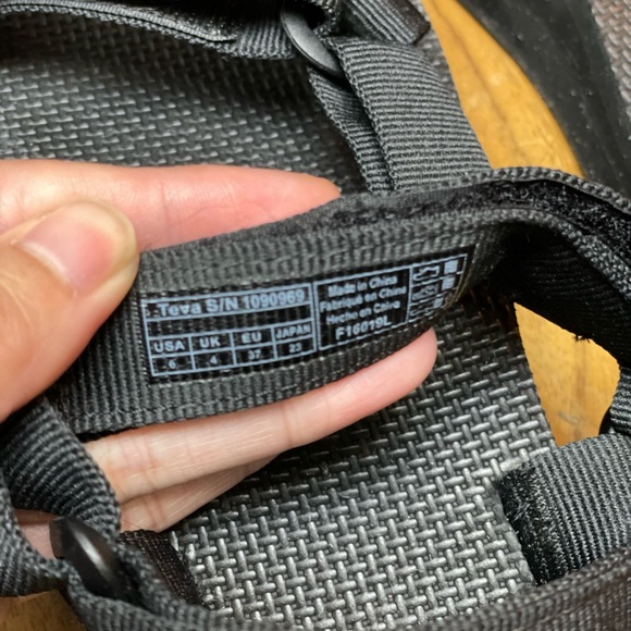 Teva Black Women's Midform Universal Sandal - Picture 5 of 13